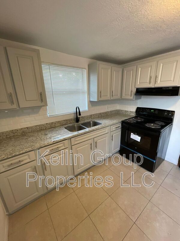 Building Photo - 3703 N 57th St