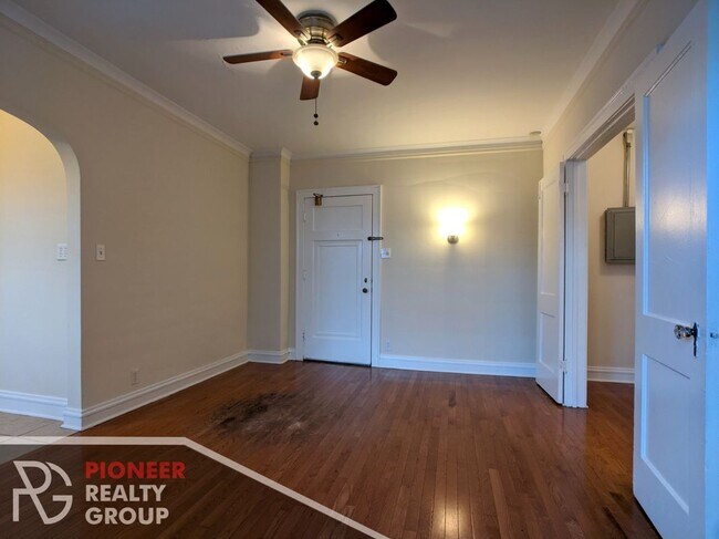 Foto del edificio - 4546 N Damen Ave