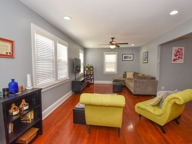 Foto del edificio - 3 Bedroom Single Family Home with Fenced I...