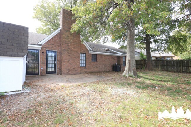 Foto del edificio - 6482 Lake Valley Dr