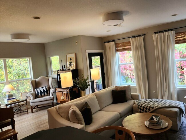 Foto del edificio - 10223 NW Jack Ln