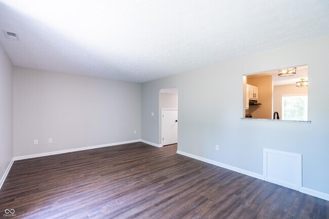 Foto del edificio - 1360 S Talbott St