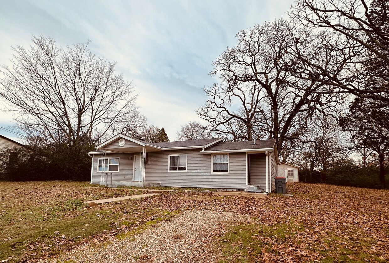 Foto principal - $1,900.00 MOVE-IN-SPECIAL