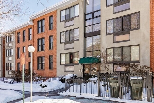 Building Photo - 32 Juniper St