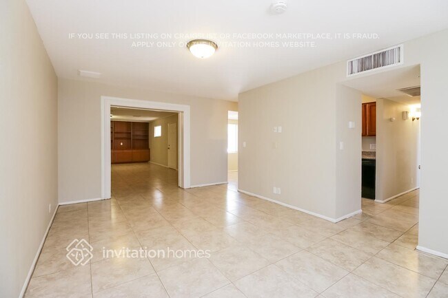 Building Photo - 1013 W Frito Ave