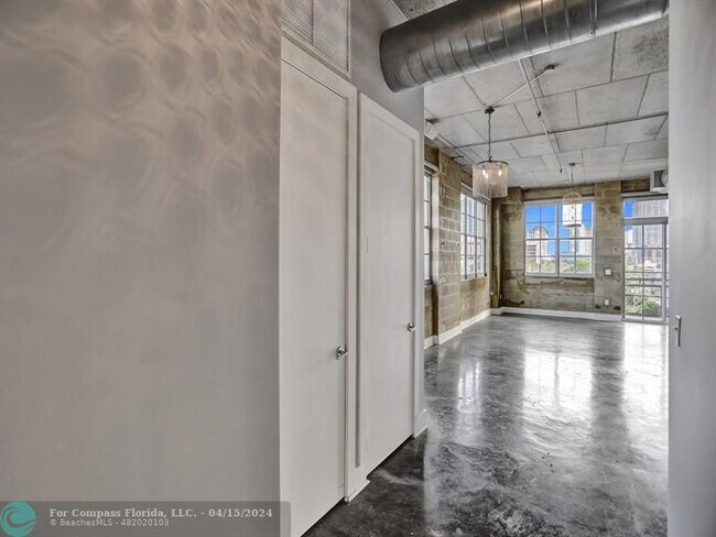 Foto del edificio - 410 NW 1st Ave