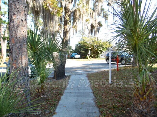 Foto del edificio - 6336 Alaska Ave