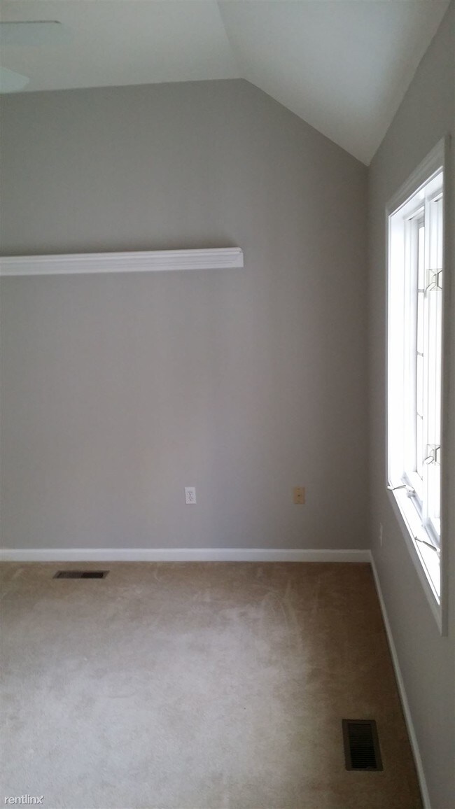 Building Photo - 408 Hickory Woods Ln