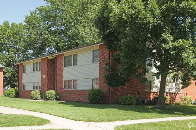 Building Photo - Elmwood Apartments - Section 8