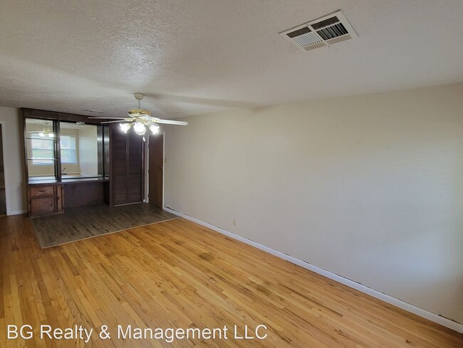 Foto del edificio - 4 br, 2 bath House - 4128 Center Street