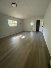 Building Photo - 7722 Darnay Dr