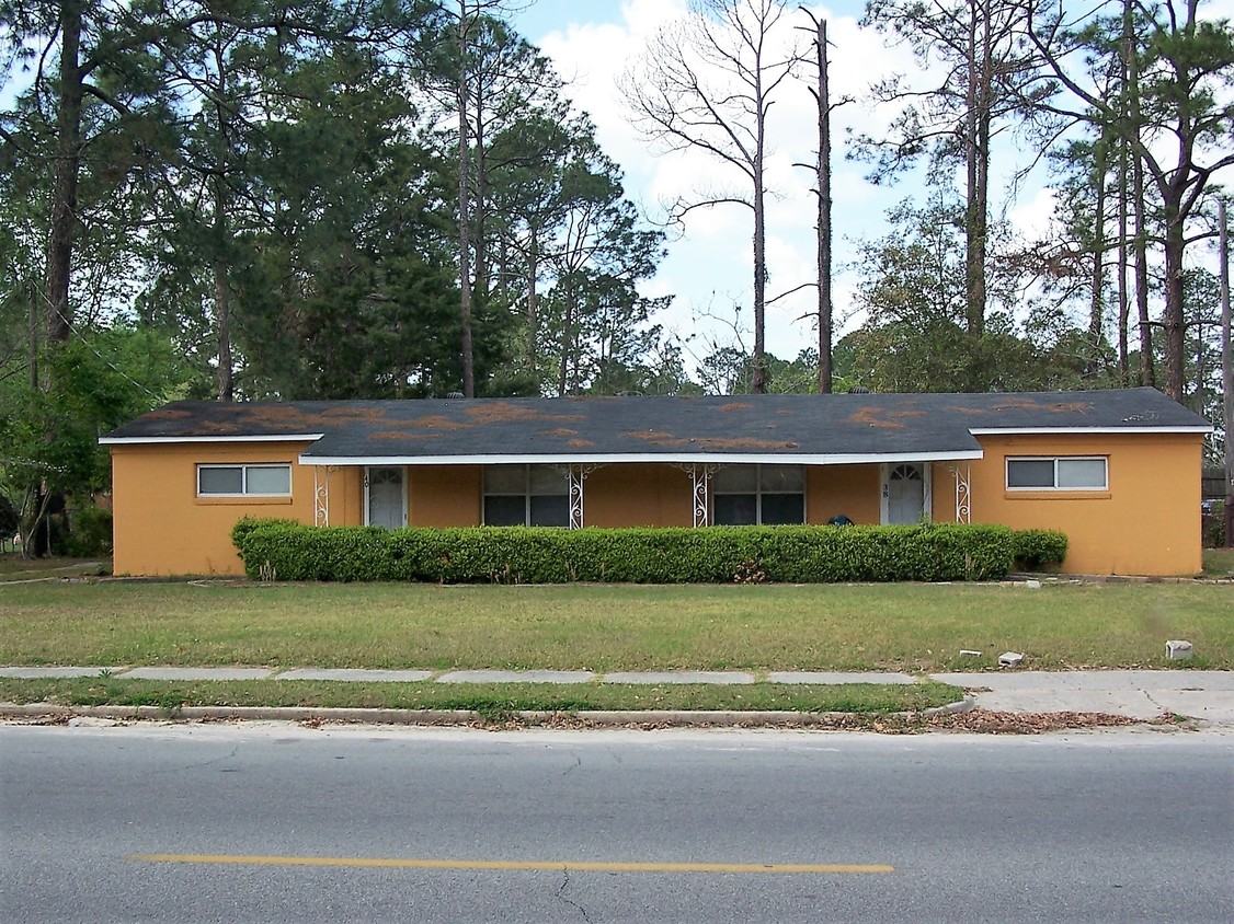 Foto principal - 38-40 S Oak St