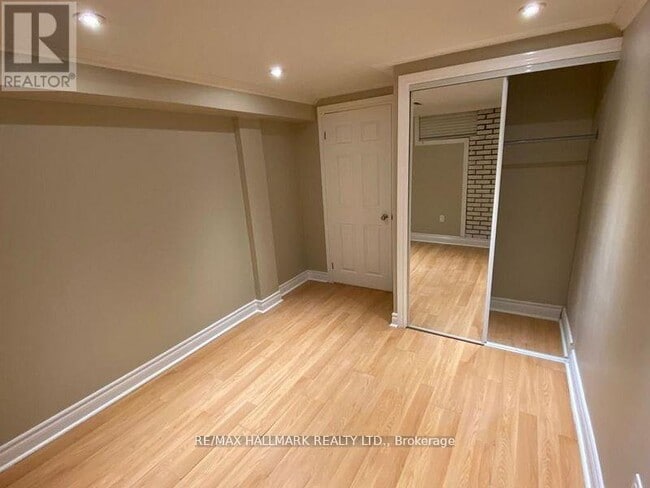 Building Photo - 24 Hillview Dr