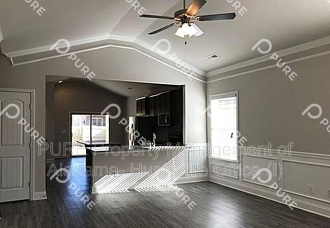 Foto del edificio - 8322 Stillwater Cir