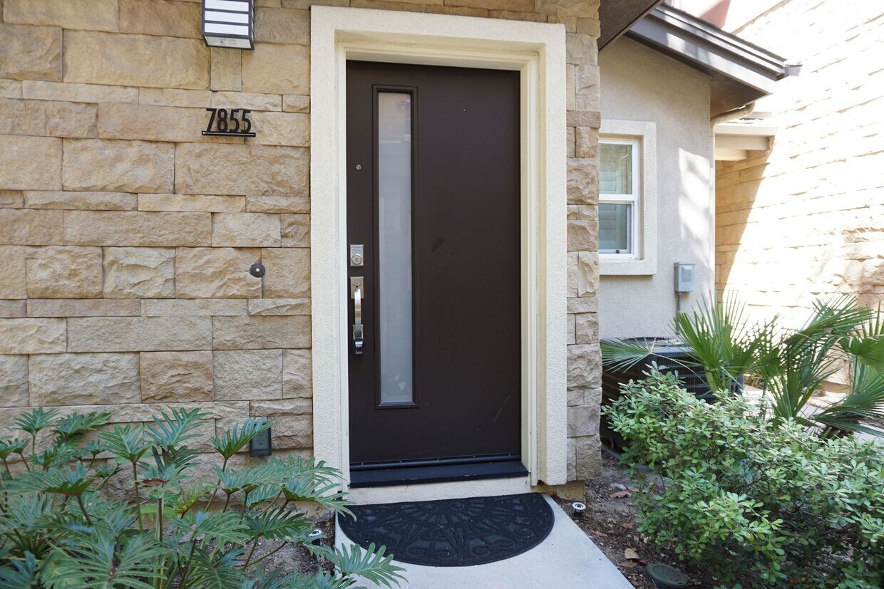 Primary Photo - Upgraded 2B/2.5BA townhouse at Civita Comm...