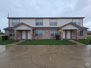 Building Photo - 2805 Kerrville Ct