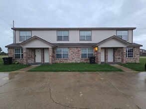Building Photo - 2805 Kerrville Ct