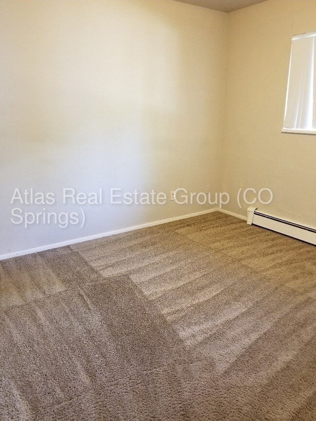 Foto del edificio - 319 E Brookside St
