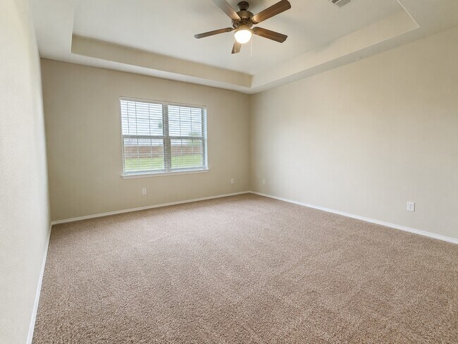 Building Photo - 40621 Guillemont Ln