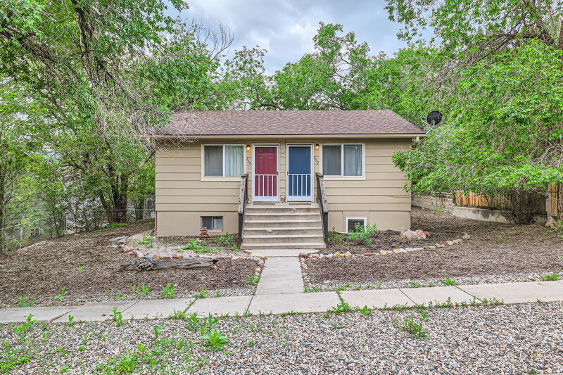 Primary Photo - 2517 W Willamette Ave