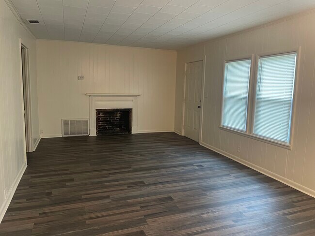 Foto del edificio - 209 E Howard St