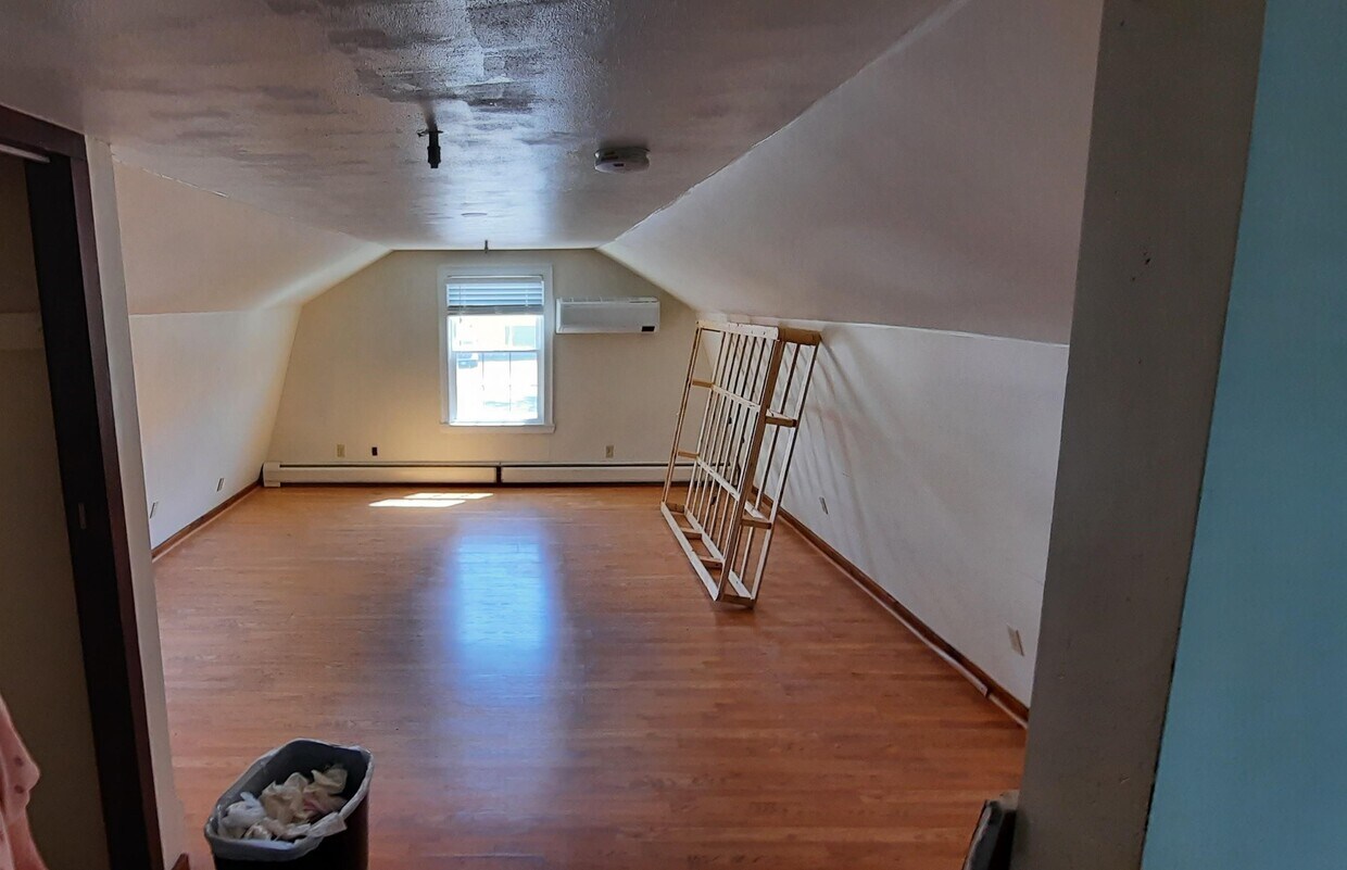 Foto principal - 407 Lafayette Rd