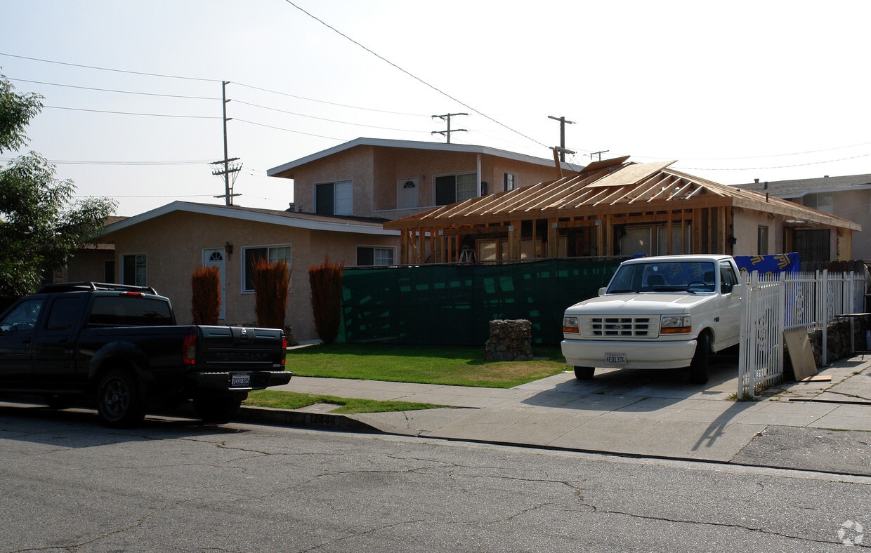 Building Photo - 12444 York Ave