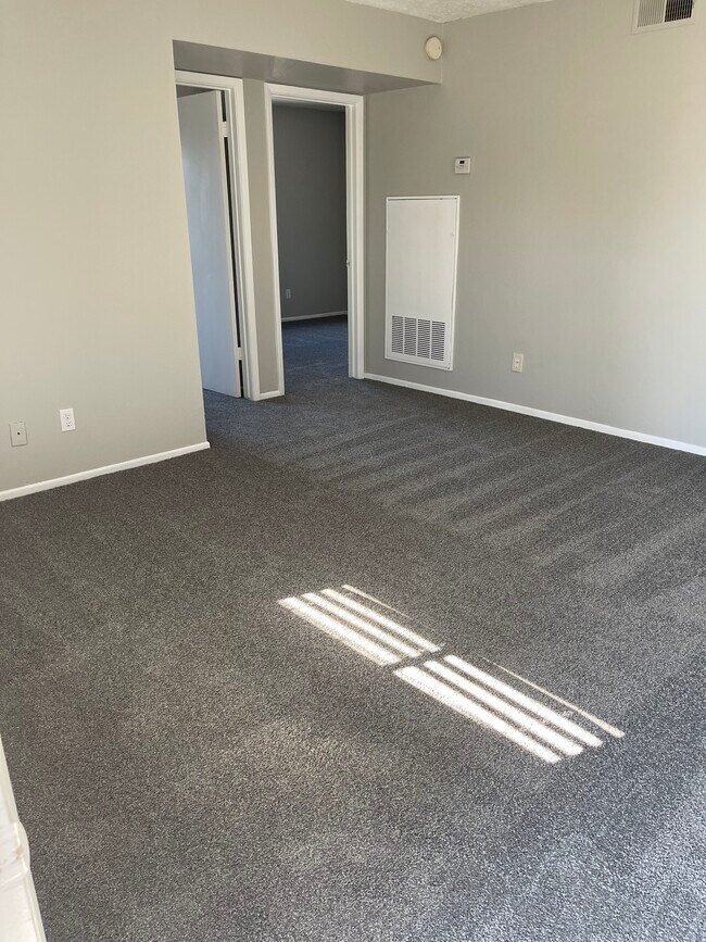 Foto del edificio - 8922 N 11th St
