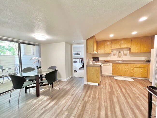 Building Photo - Riverstone