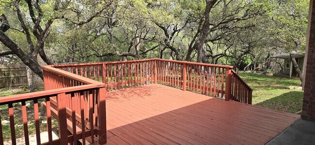 Foto del edificio - 423 Vista Ridge