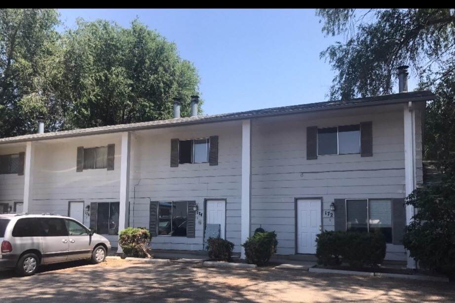 176 Roosevelt St, Mountain Home, ID 83647 Townhouse for Rent in