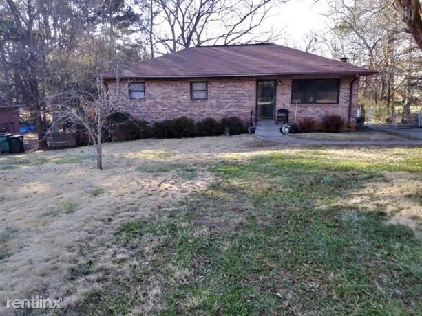 Primary Photo - 6 br, 3 bath House - 820 Walnut Circle Sw