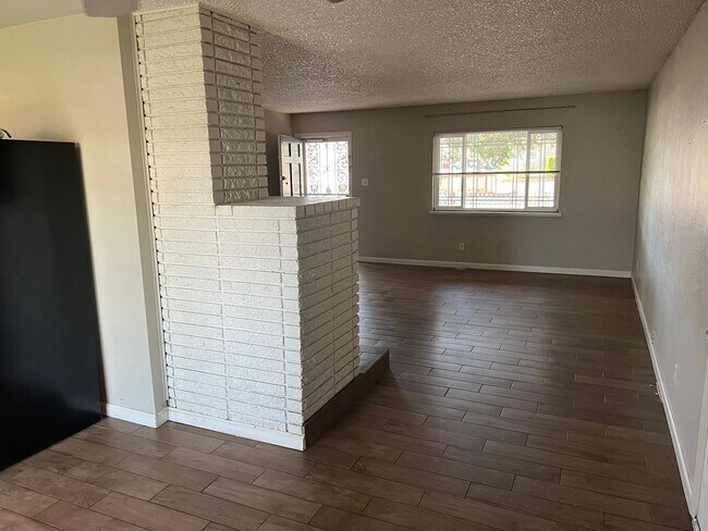 Foto del edificio - COMING SOON - CENTRALLY LOCATED - UPGRADED...