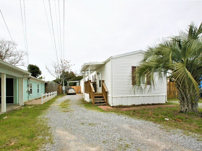 Foto del edificio - PCB Rental 2 BR / 1 BA - Convenient to it ...