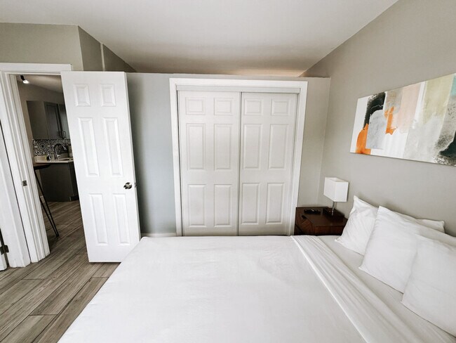 Foto del edificio - 50 SW Davie Blvd