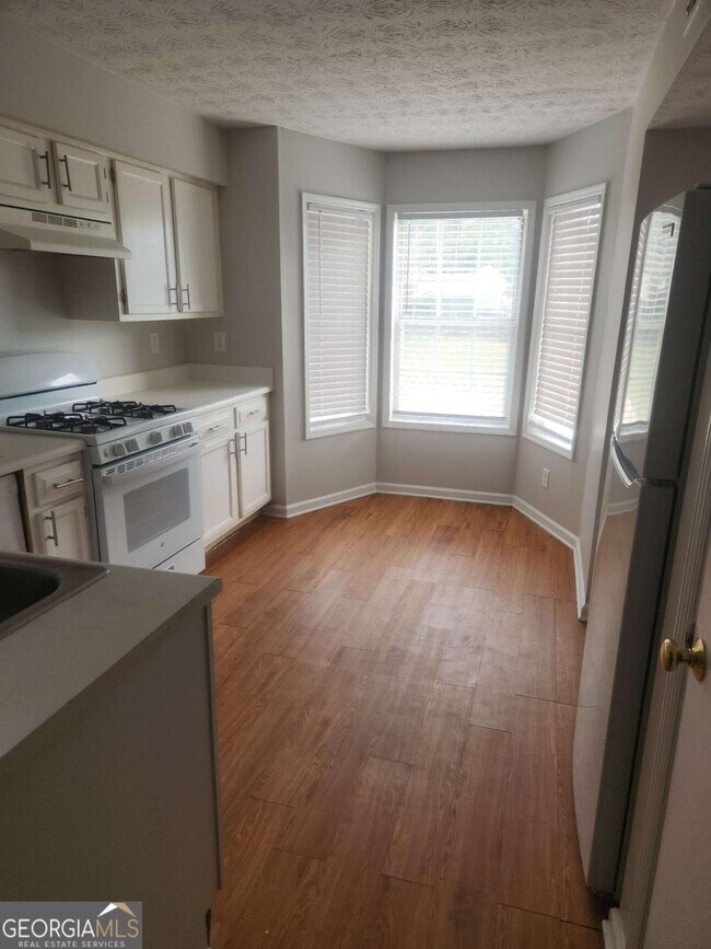 Foto del edificio - 9474 Cypress Ln