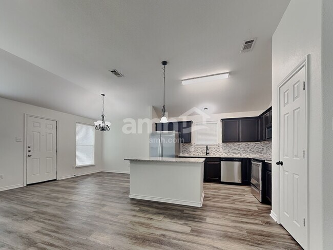 Foto del edificio - 1325 Rosedale Springs Ln