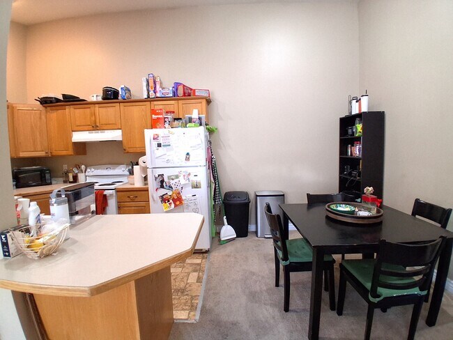 Building Photo - 1559 N 550 W