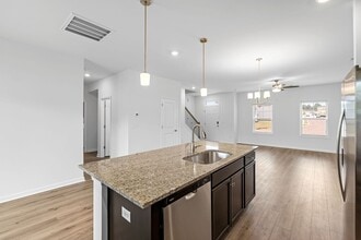 Building Photo - 520 Barbican Pl