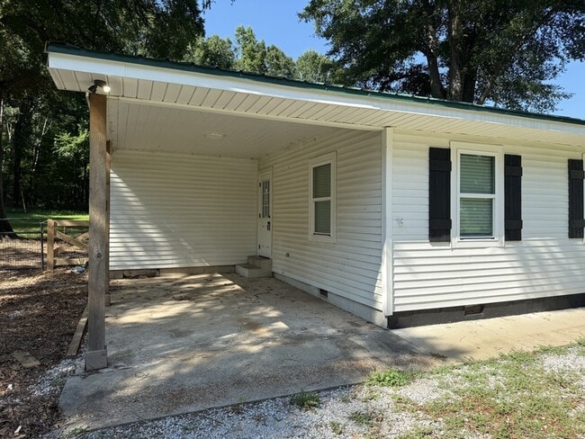 Building Photo - 6970 Raleigh Lagrange Dr