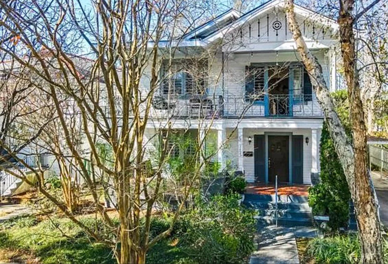 Foto principal - 2422 Joseph St