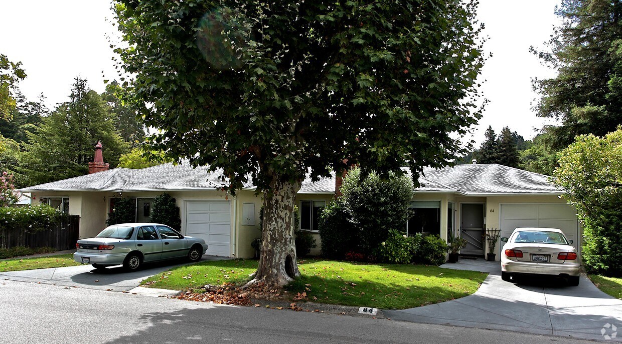 Primary Photo - 84-88 Hilldale Dr