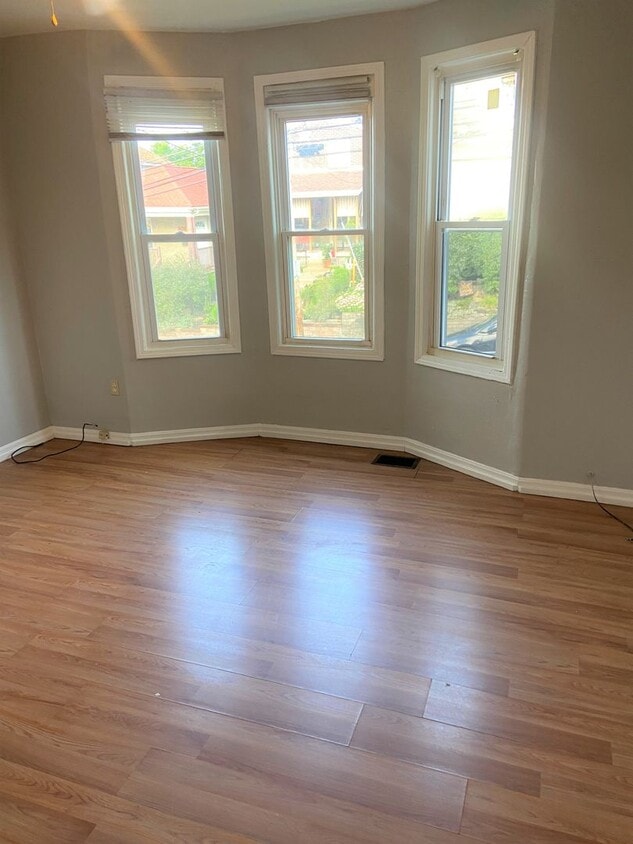 Foto principal - 2200 Milligan Ave