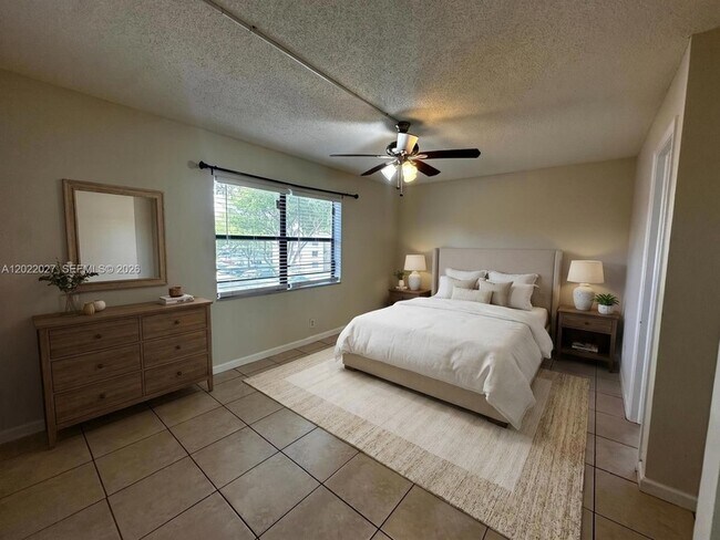 Foto del edificio - 3400 Foxcroft Rd