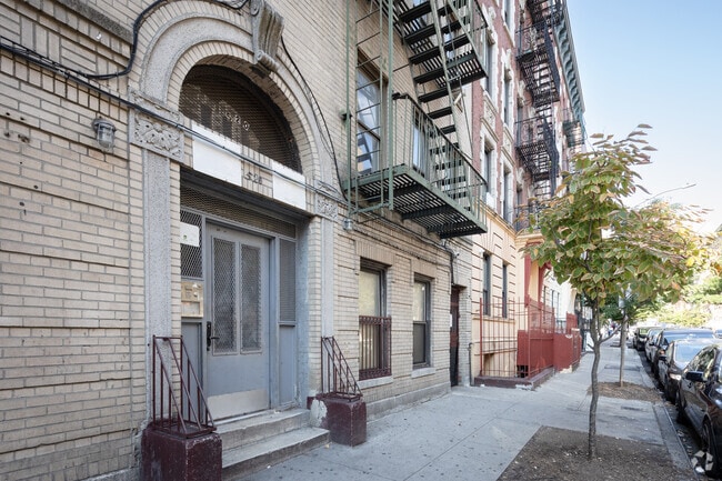 Building Photo - 520 W 174th St