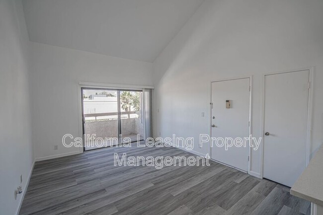 Building Photo - 25027 Peachland Ave