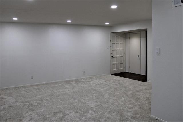 Foto del edificio - 6060 Birchbrook Dr