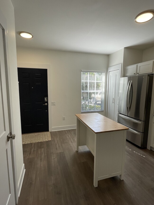 Building Photo - 12372 Berkeley Square Dr