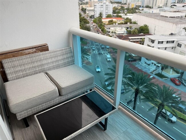 Building Photo - 6770 Indian Creek Dr