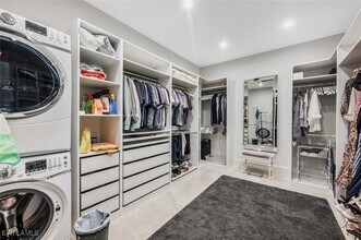 Building Photo - 1844 Alamanda Dr